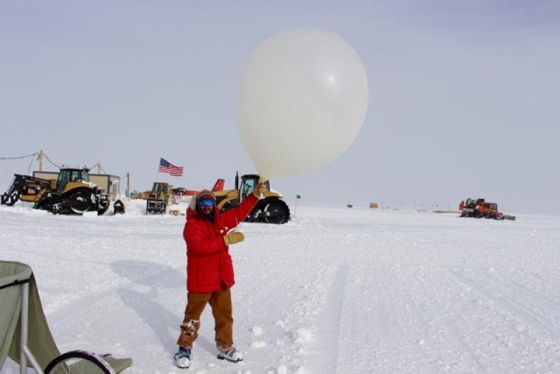 Antarctic_Weather_Balloon Antarctic_Weather_Balloon