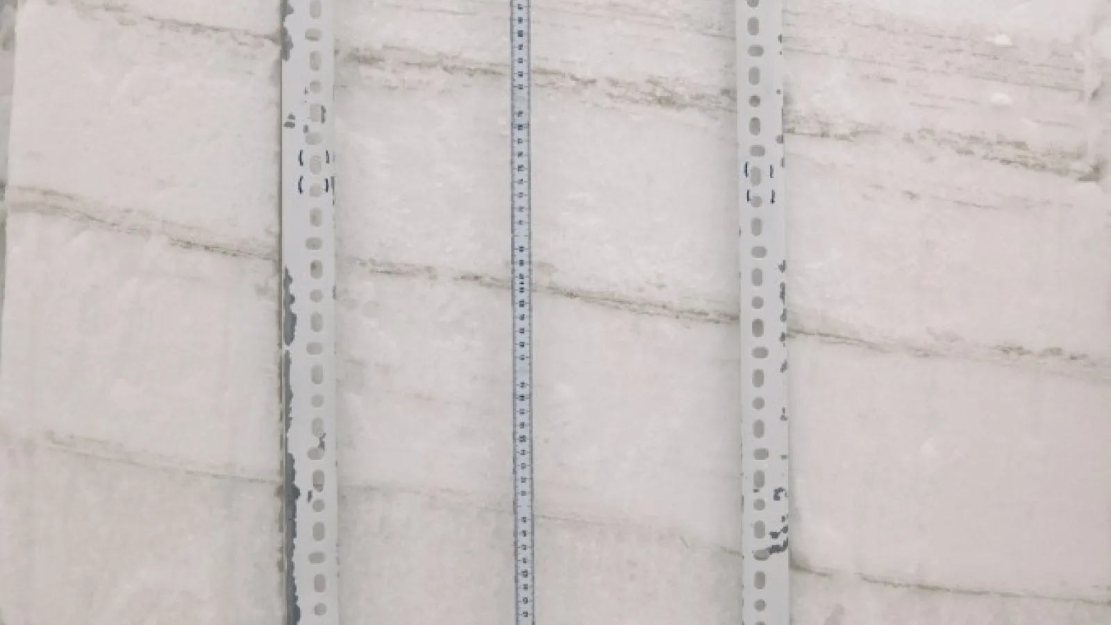 Layer cake snow stratigraphy