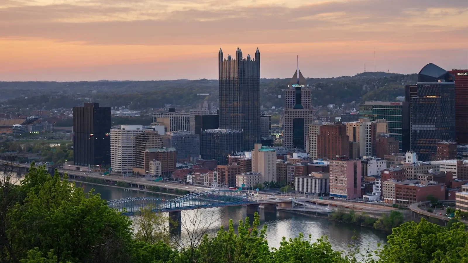 City landscape of Pittsburgh, PA 