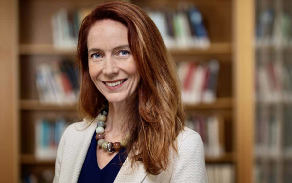 Portrait of Dr. Kim Cobb, the speaker for this seminar