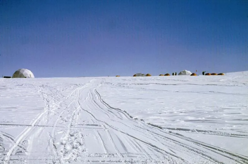 Bona-Churchill, Alaska. 2002.