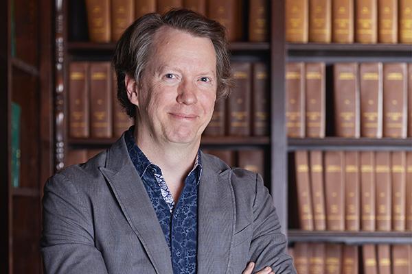 Portrait of Sean Carroll