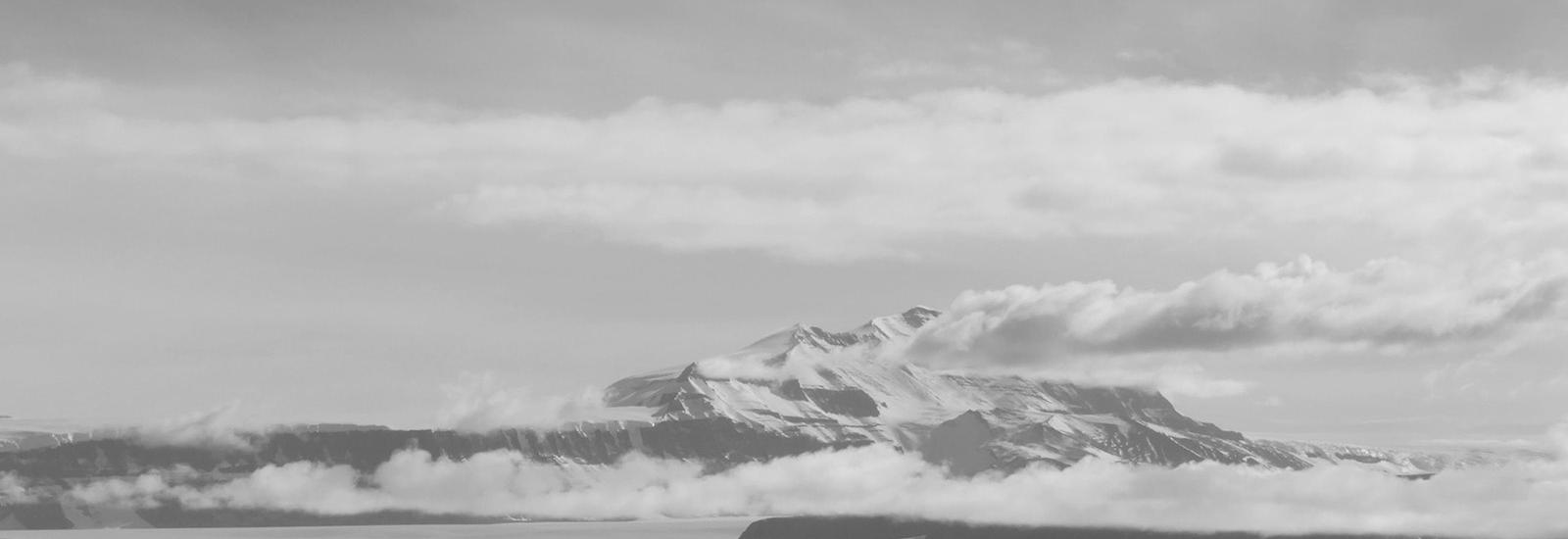 Black & White landscape of mountains